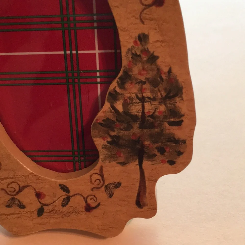 Adorable wooden picture frame with painted Christmas tree and lights!
